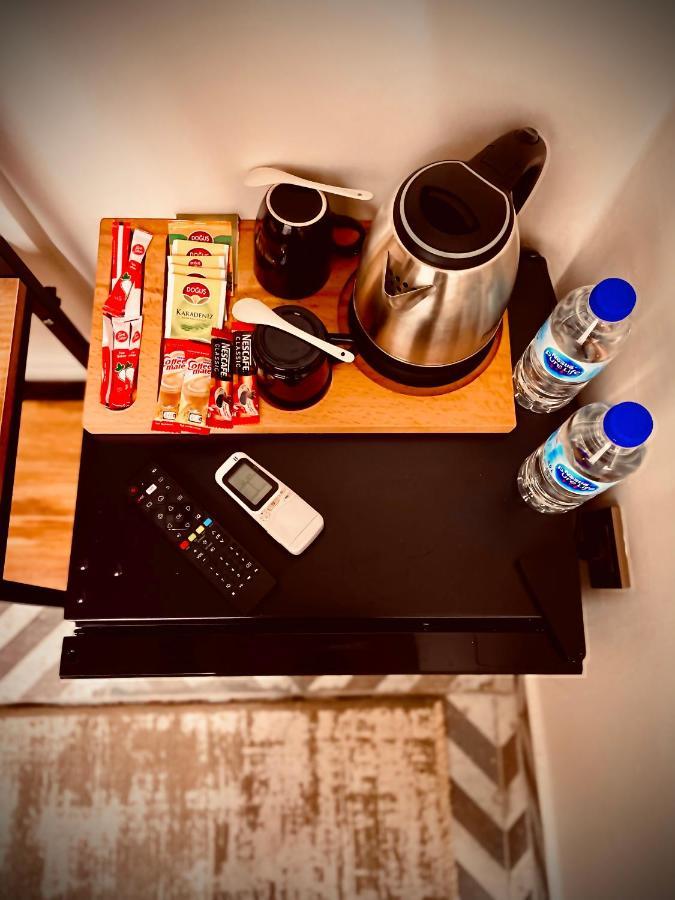 Mates Port Hotel Istanbul Bagian luar foto