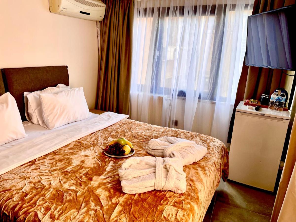 Mates Port Hotel Istanbul Bagian luar foto