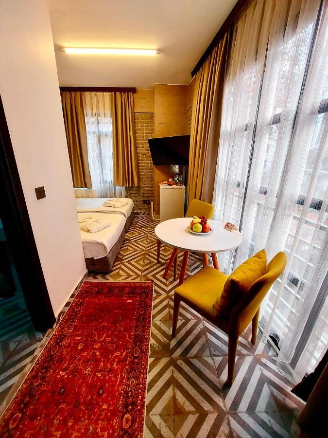 Mates Port Hotel Istanbul Bagian luar foto