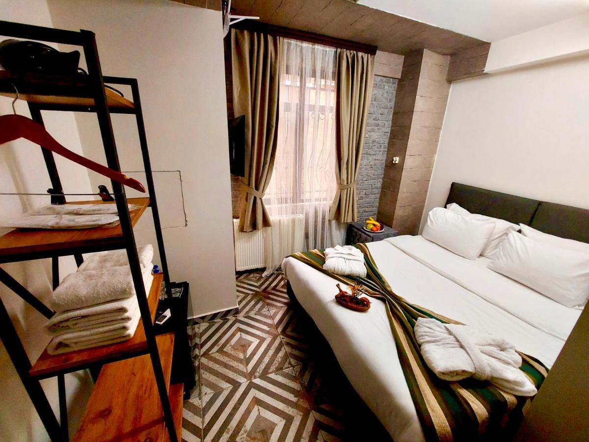 Mates Port Hotel Istanbul Bagian luar foto