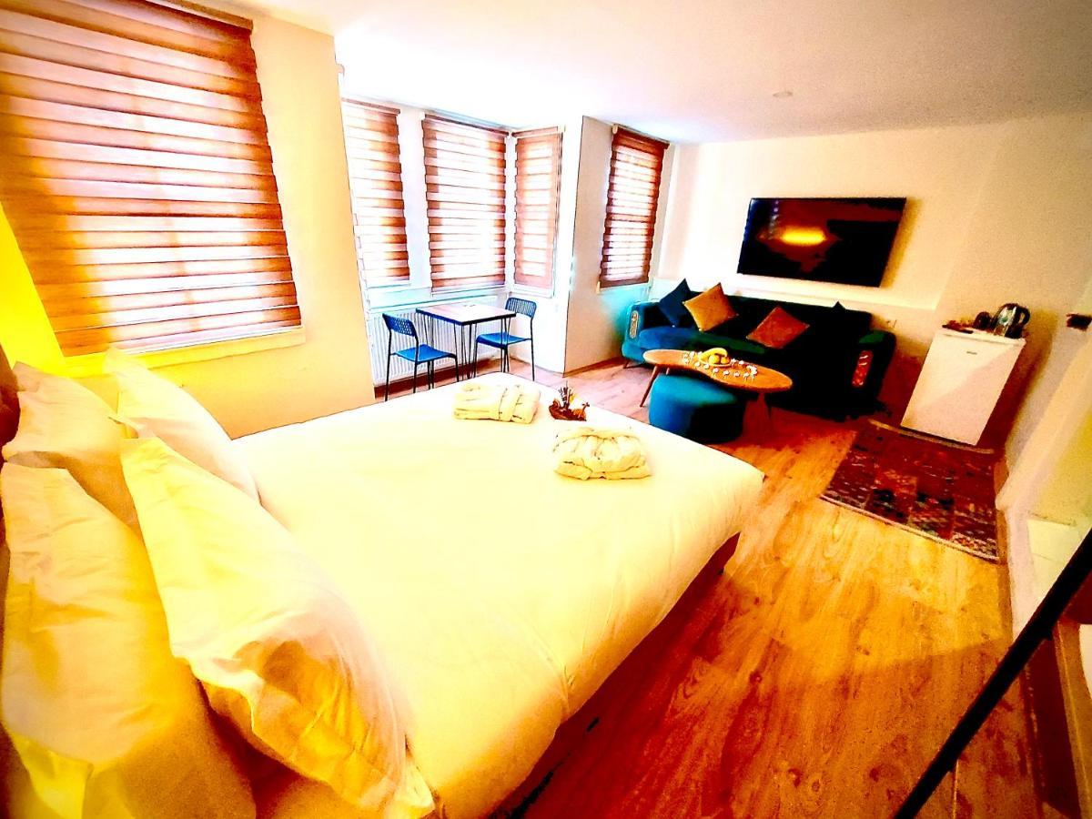 Mates Port Hotel Istanbul Bagian luar foto