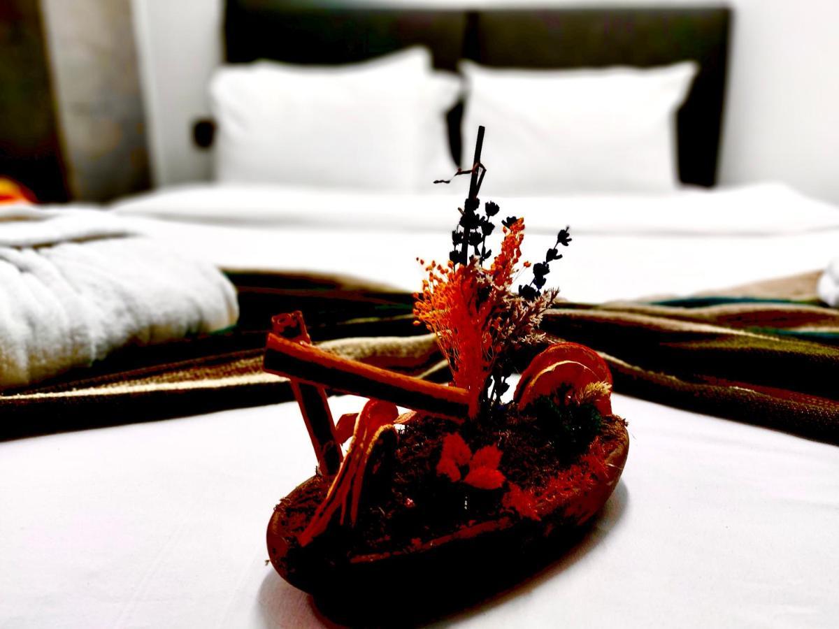 Mates Port Hotel Istanbul Bagian luar foto
