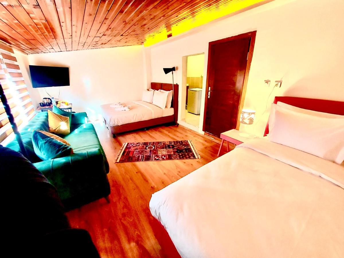 Mates Port Hotel Istanbul Bagian luar foto