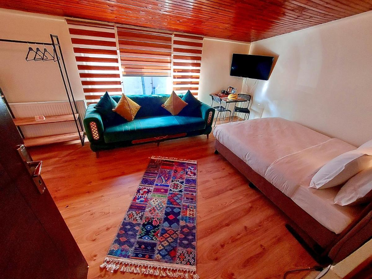 Mates Port Hotel Istanbul Bagian luar foto