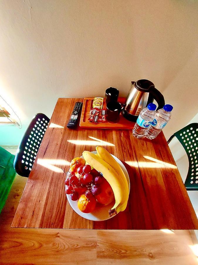Mates Port Hotel Istanbul Bagian luar foto