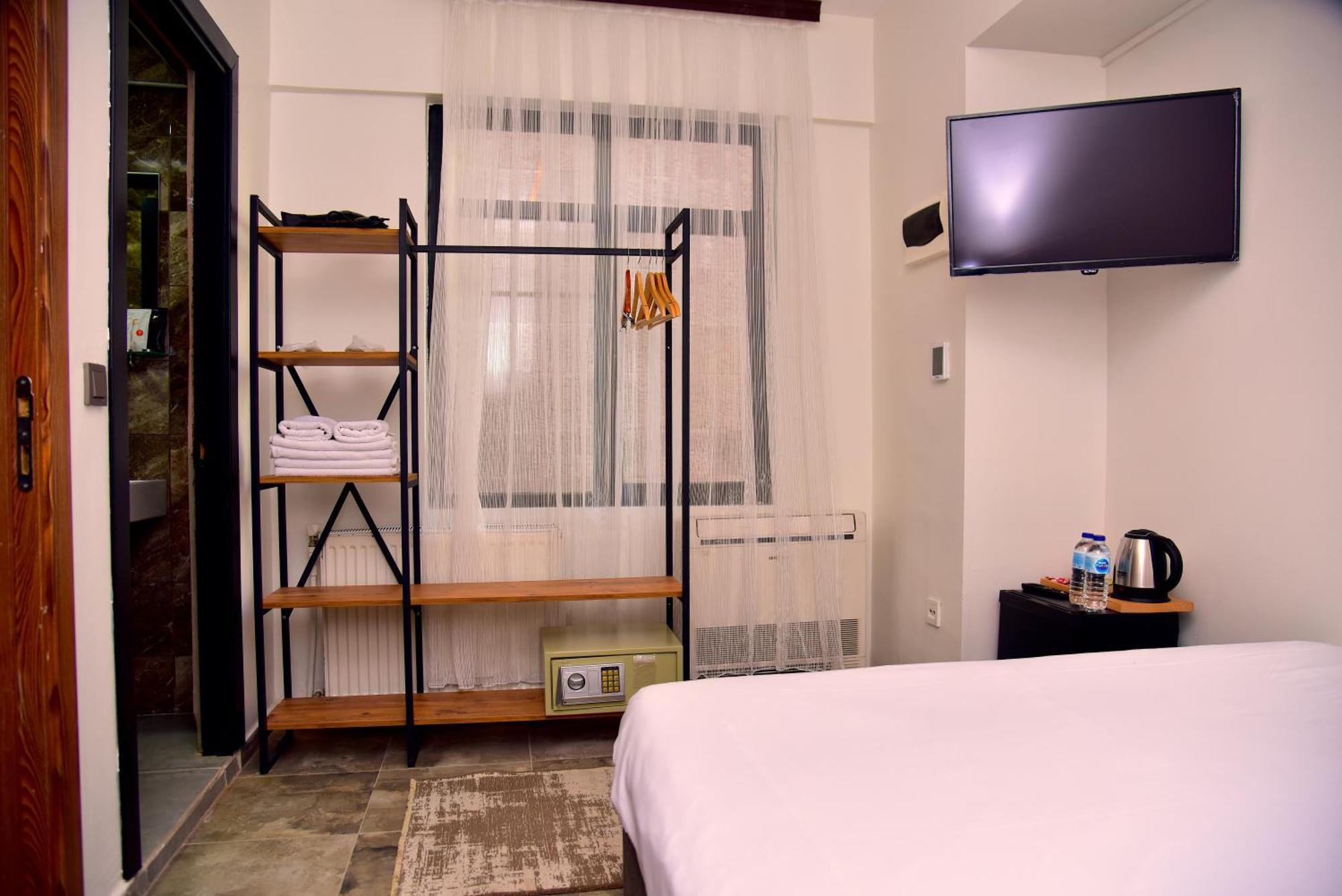 Mates Port Hotel Istanbul Bagian luar foto