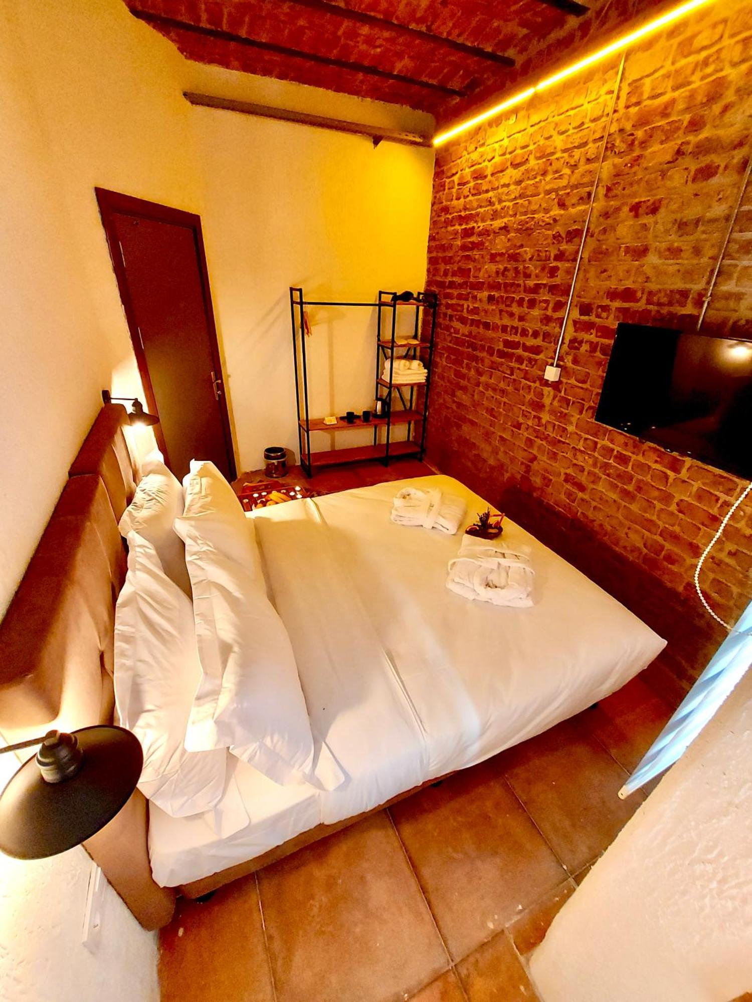 Mates Port Hotel Istanbul Bagian luar foto